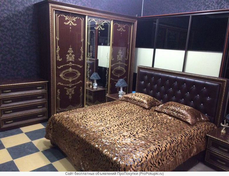 Кровати , шкафы , тумбы для спальни классика