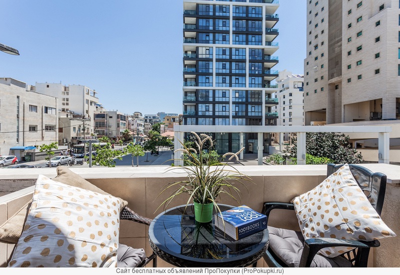 Квартира в Тель Авиве с балконом с видом на море