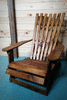 Деревянное кресло